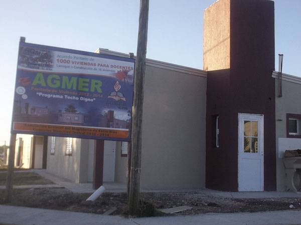  Larroque: se inaugura el barrio de 16 viviendas de Agmer
