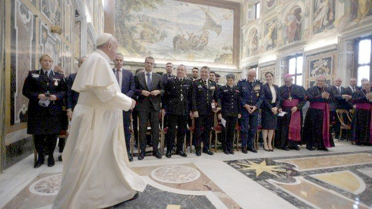 Aliento del Papa a combatir la trata y desmantelar las redes criminales