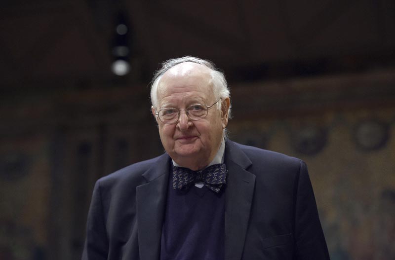  Angus Deaton, Nobel de economía  por sus estudios sobre consumo y pobreza