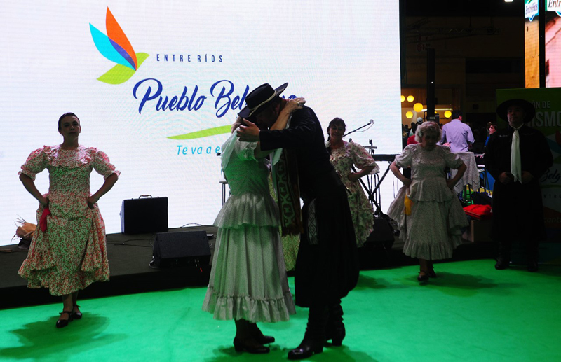 Pueblo Belgrano, presente en la FIT