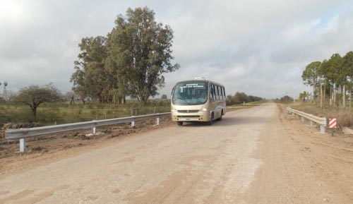 Aldea San Antonio: colocan guardarraíl sobre  el Arroyo Tambera