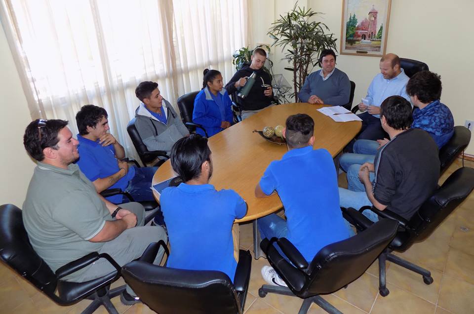 Alumnos de Larroque fabricarán un auto eléctrico