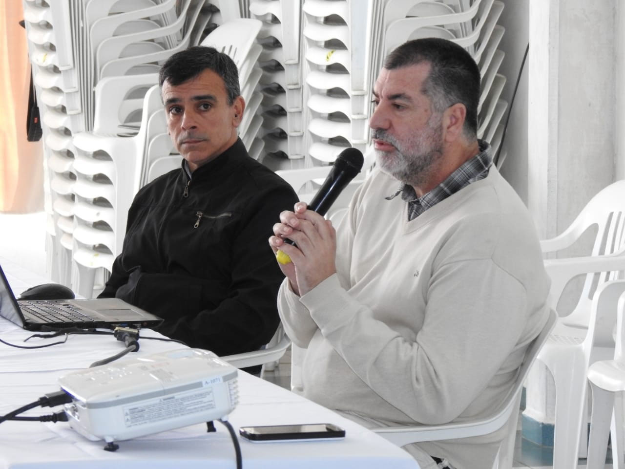 Néstor García expuso en Aldea San Antonio