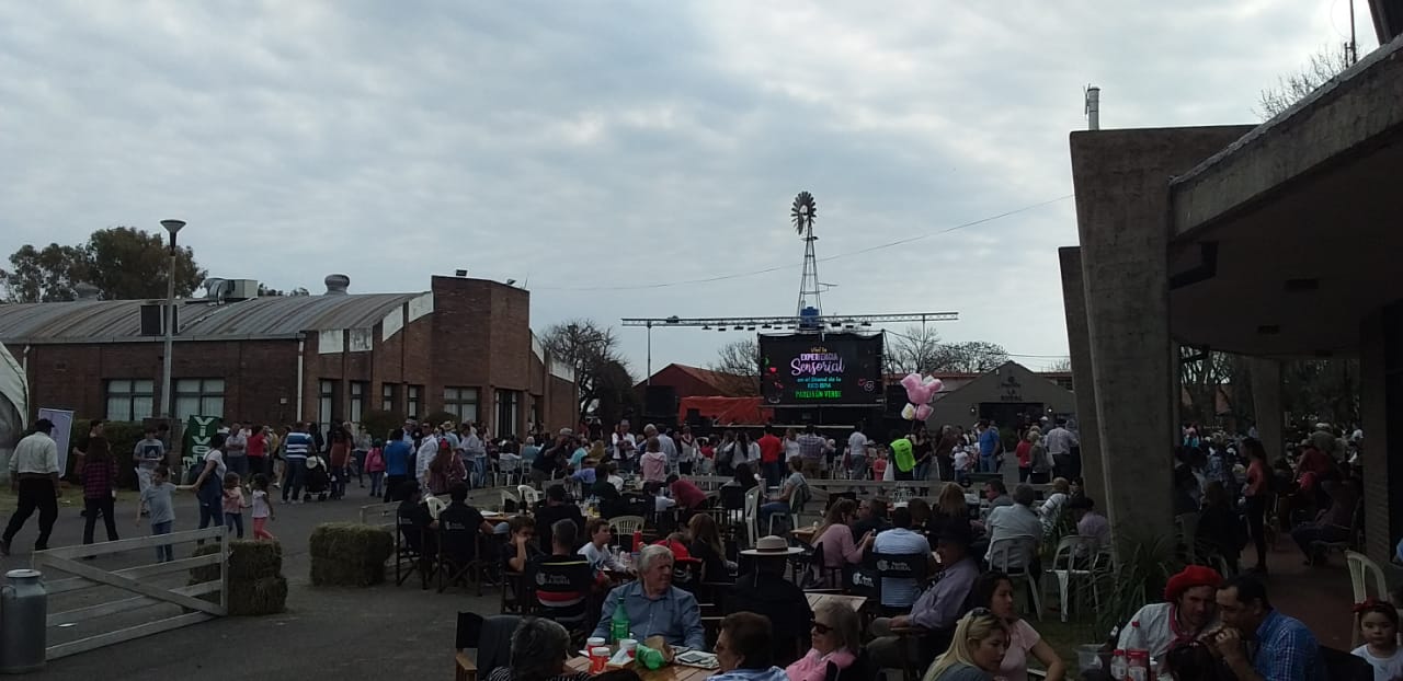 En minutos se dará comienzo al escenario mayor de la EXPO RURAL