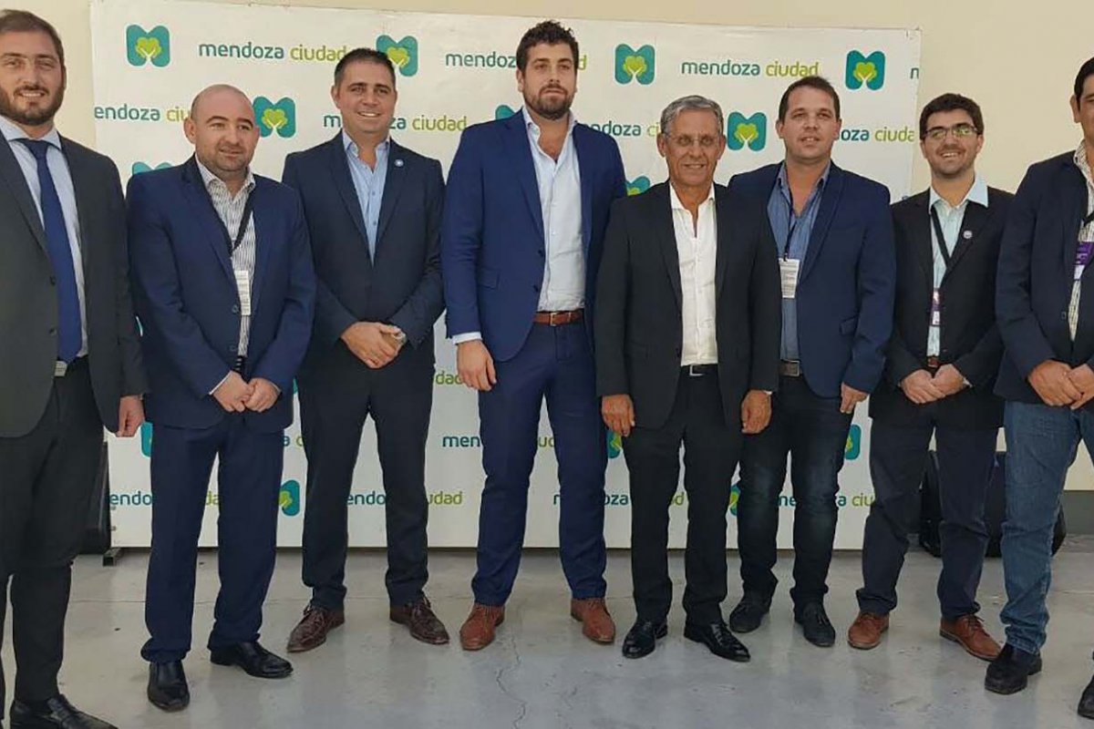 Davico participó en Mendoza del  III Foro Iberamericano de Alcaldes