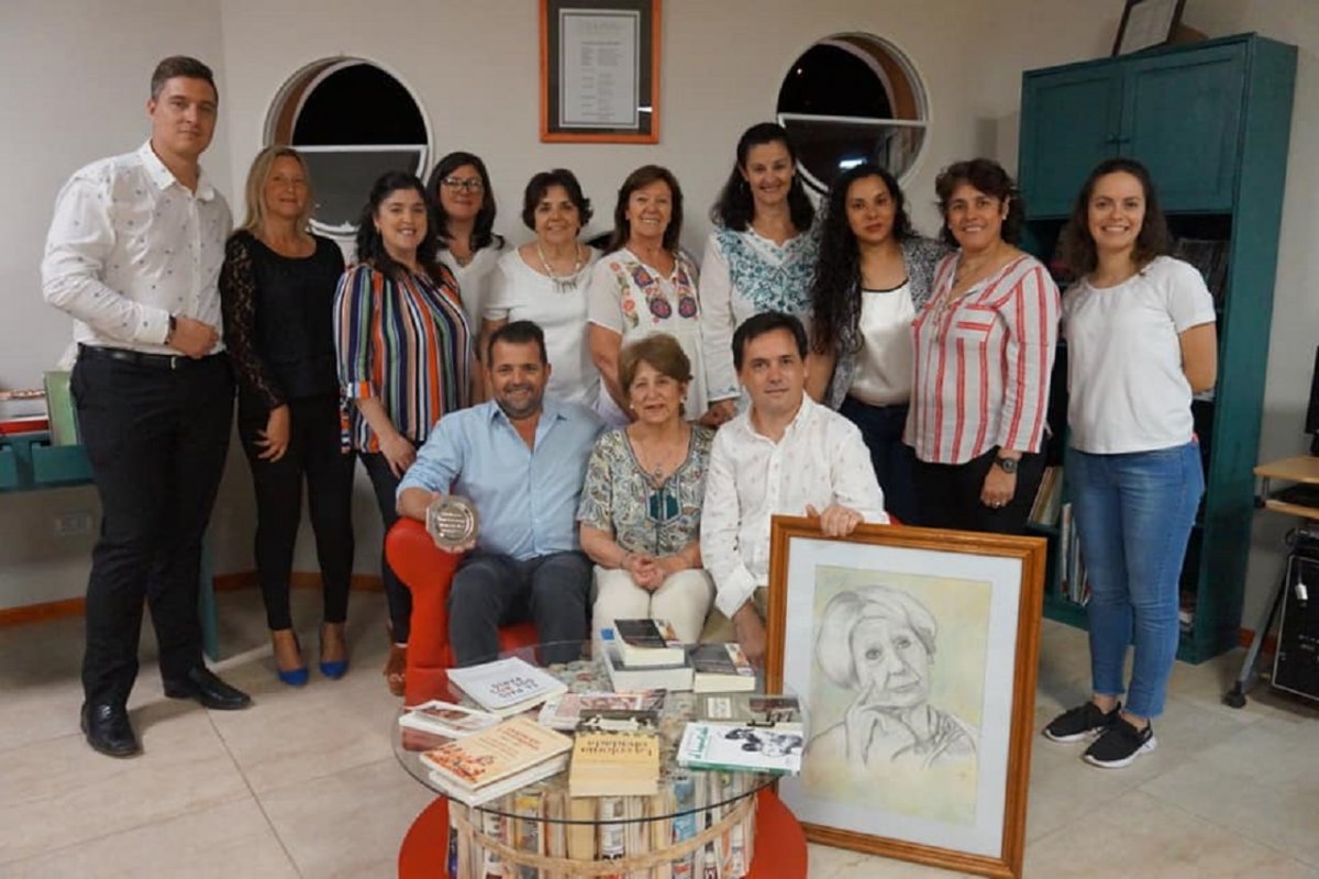 Larroque: La Biblioteca Popular nombró a Sergio  Kneeteman como Socio Honorario