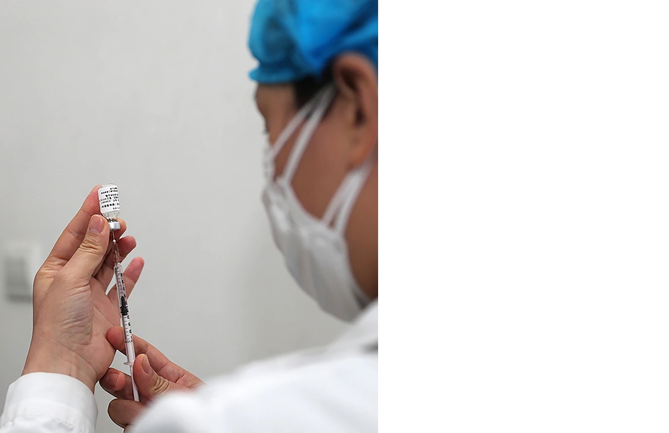 China presiona a científicos   para ganar la carrera por la   vacuna contra el coronavirus