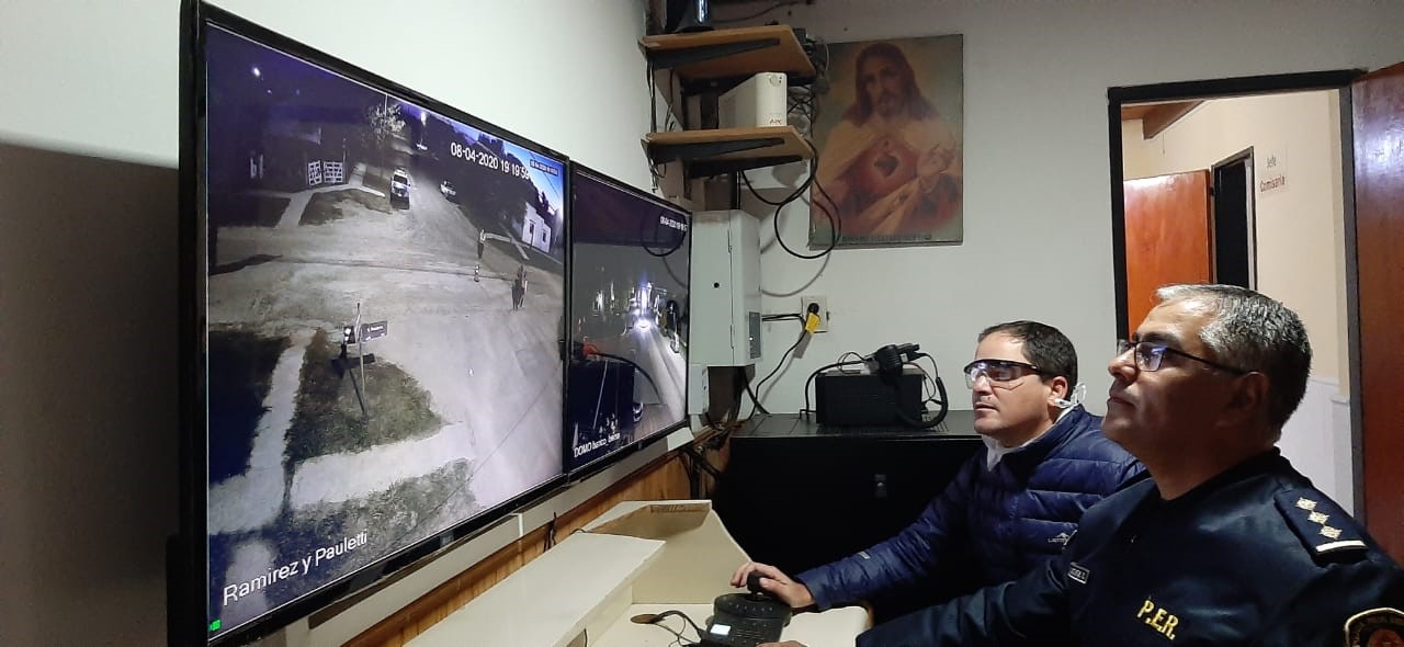 Leonardo Hasell visitó el centro de monitoreo de Larroque