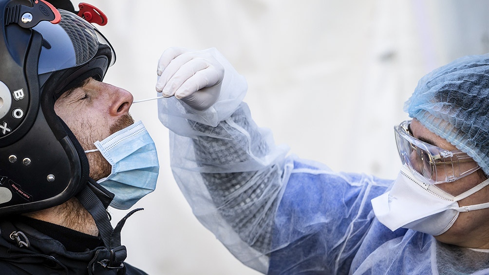 Francia registró 561 muertes por coronavirus y ya superó las 14.400