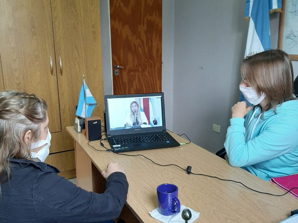 Larroque: funcionarias municipales participaron de una capacitación sobre voluntariados 