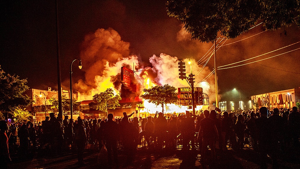 Minneapolis: se agravan las  protestas contra el racismo policial 