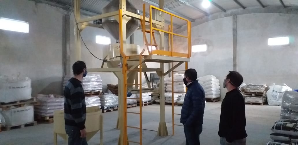 El intendente Hassell recorrió la empresa local Nutrelar S.R.L.