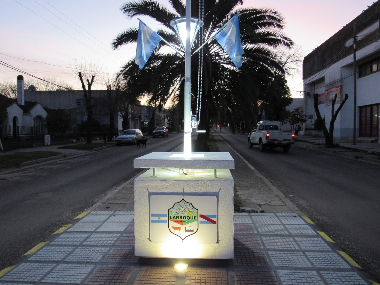 Larroque se viste con los colores de la bandera nacional 