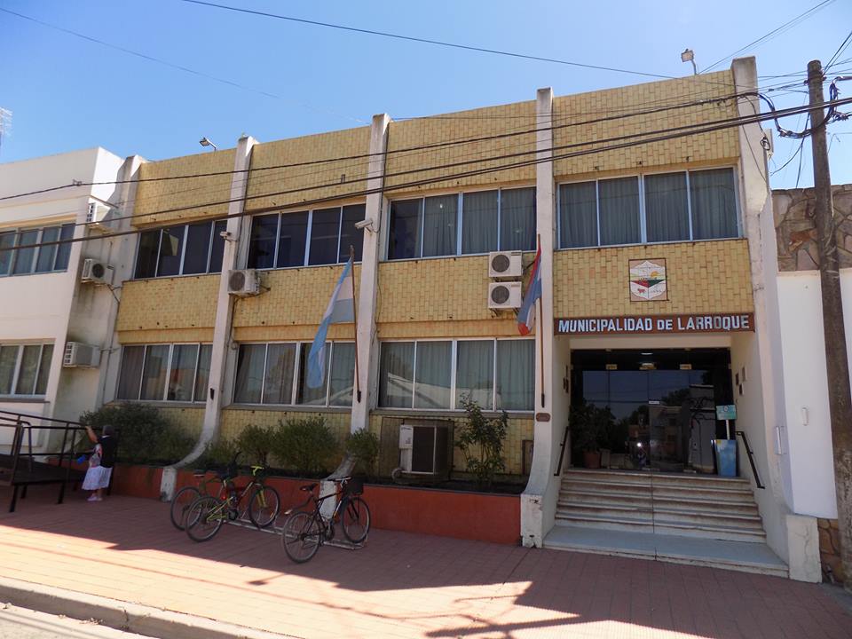 Larroque: los trabajadores municipales recibirán un aporte en los salarios de junio