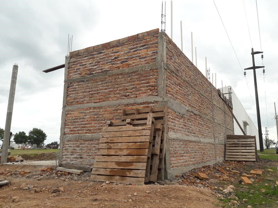 Gilbert: Ejecutan tareas de enripiado en calles y obras en el cementerio local