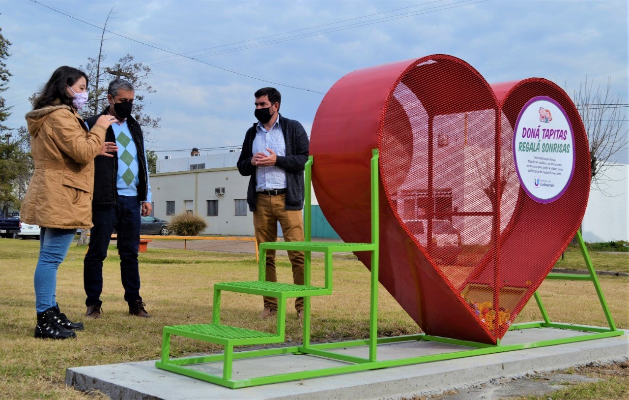 Urdinarrain instaló un contenedor para depositar tapitas de plástico