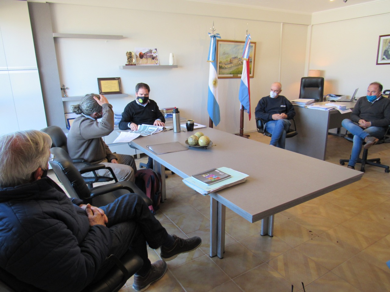 Larroque: Proyectan mejoras en el Área Industrial