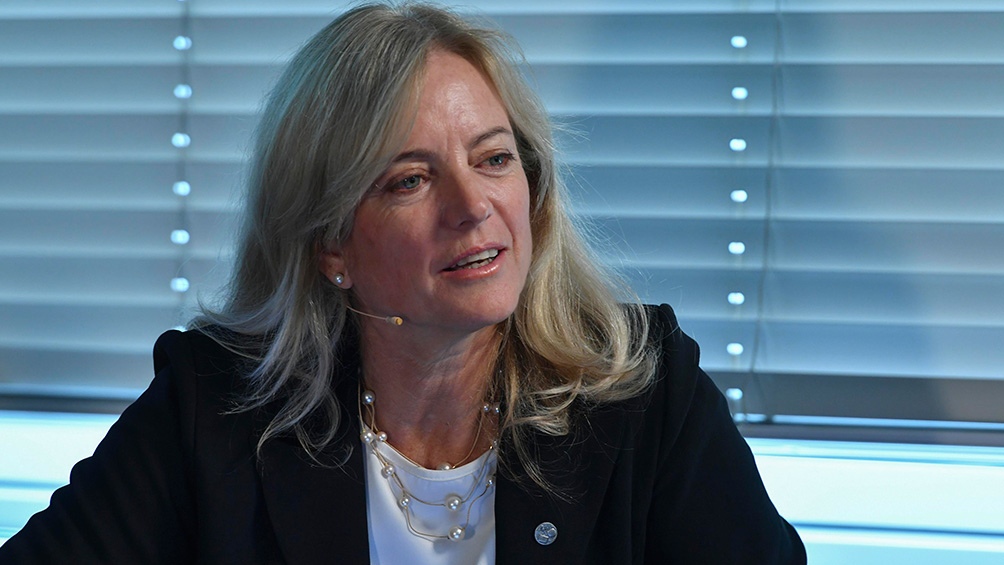 Una premiada física argentina señaló que en el mundo "hay menos de un 30% de mujeres científicas"