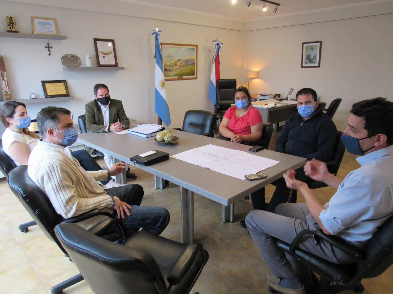 Autoridades de Puerto Yeruá fueron recibidos por el intendente de Larroque 