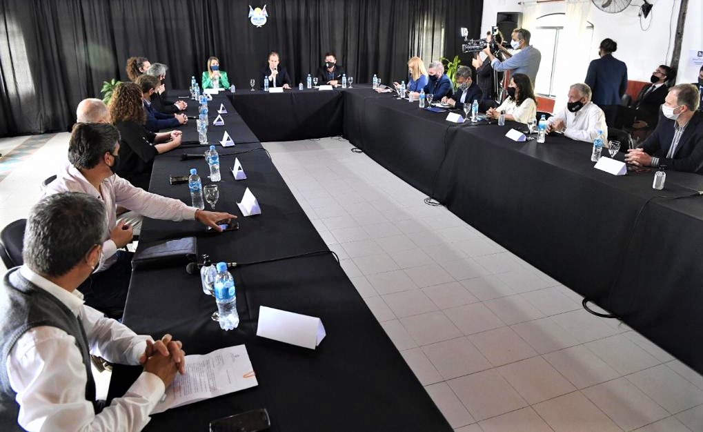 Con la presencia de Urdinarrain, Bordet  recibió a los intendentes vecinalistas