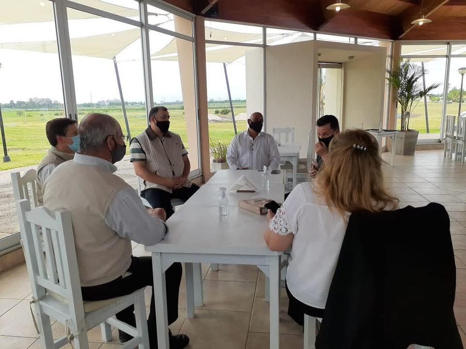 El intendente de Gilbert presenció una reunión en Termas Basavilbaso