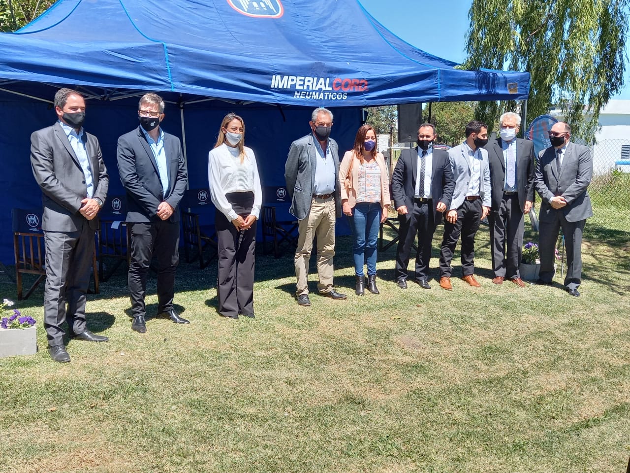 Hassell: “es muy grato estar en la reapertura de una empresa”