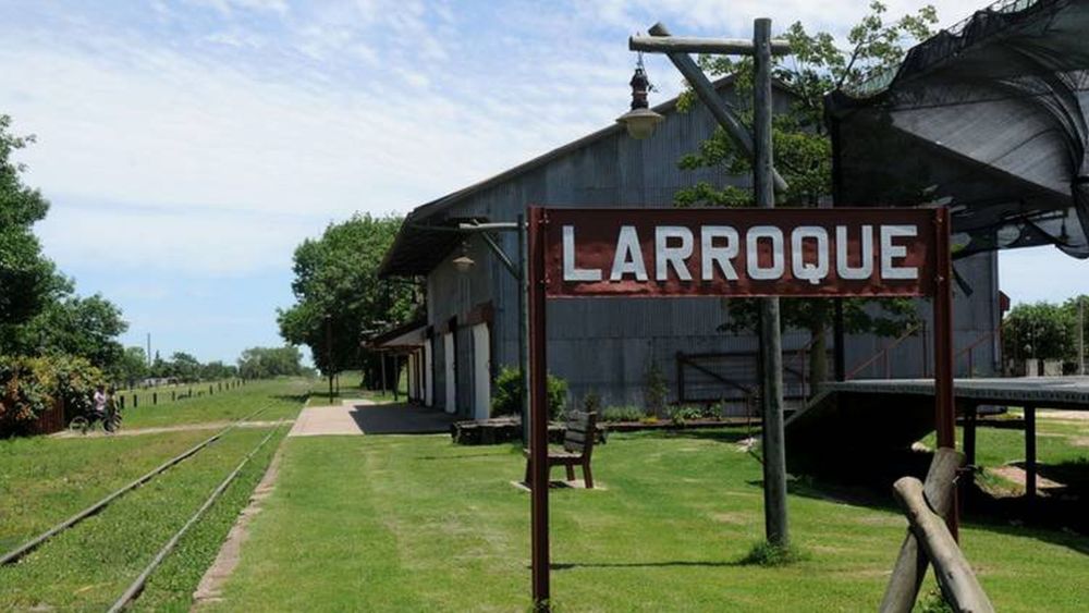 Advierten que siguen prohibidas las reuniones sociales 