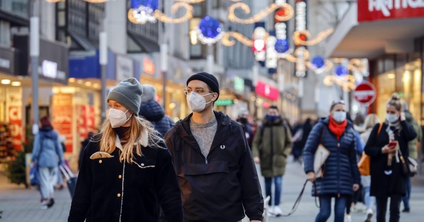 Europa empieza el año con más restricciones y nuevos casos