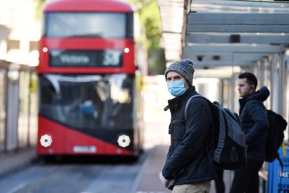 "El coronavirus está fuera de control en Inglaterra", advirtió un enfermero británico