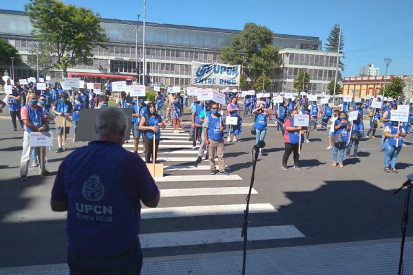 Upcn se movilizó a Casa de Gobierno para reclamar recomposición salarial