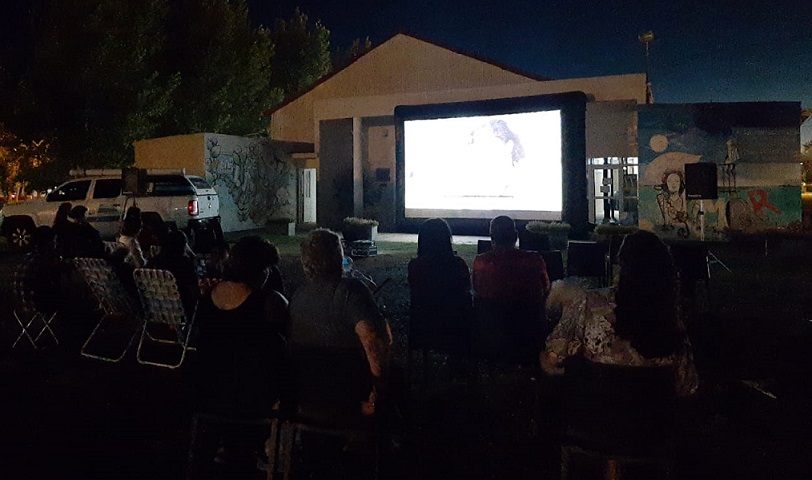 Larroque recibió el Cinemóvil de Instituto Audiovisual de Entre Ríos