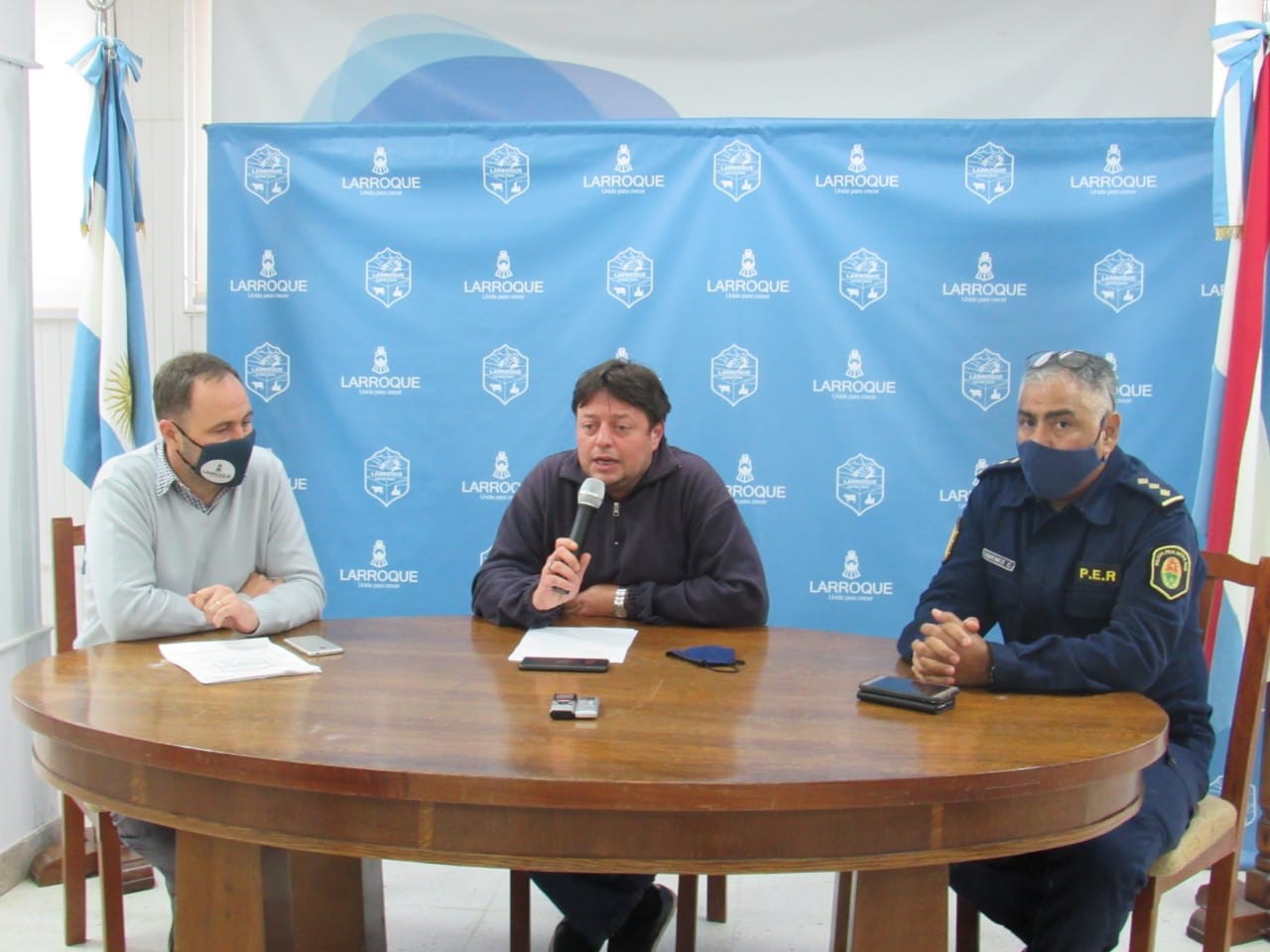 Larroque: “Al menos el 30% de la población tiene una dosis de vacunación”, dijo Ortolano