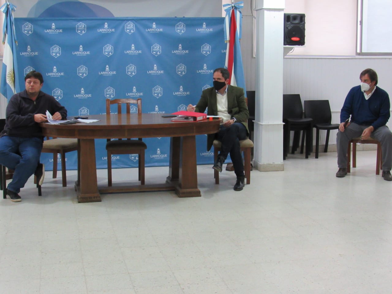 Larroque seguirá con clases virtuales por una semana más 