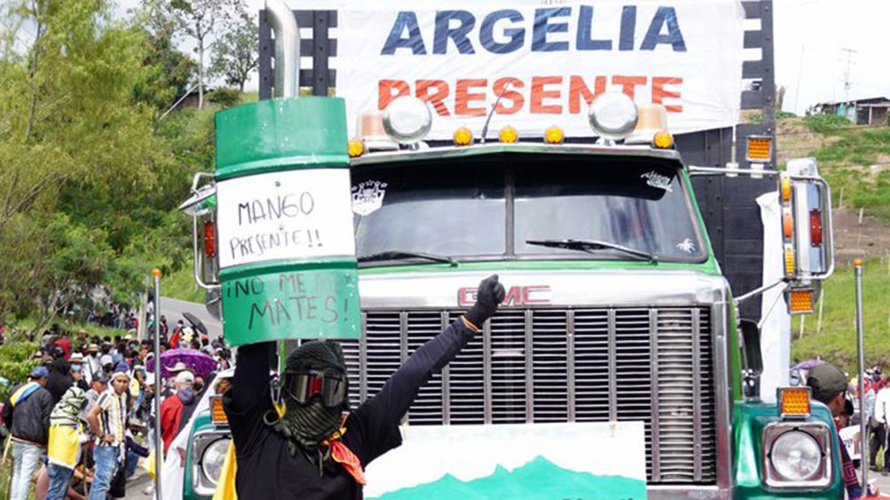 Asesinaron a tres jóvenes en Colombia