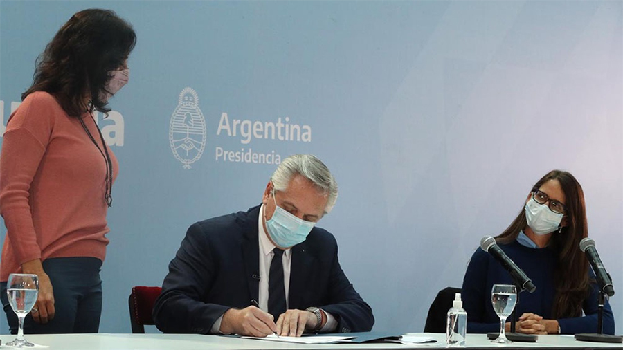 El Presidente al promulgar la ley laboral travesti-trans, dijo que “la mejor Argentina es la que da derechos”