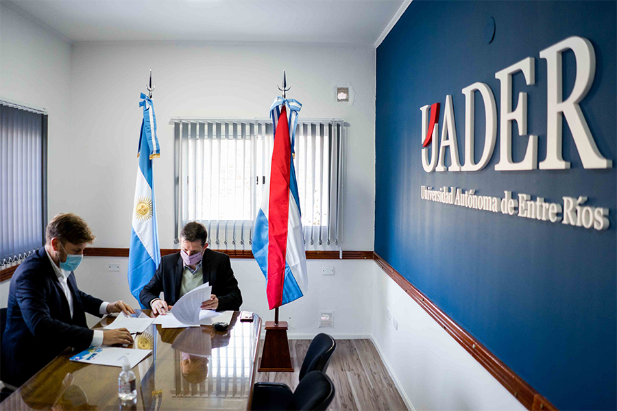 El Becario firmó el convenio con la Uader que facilita a los estudiantes la gestión de becas