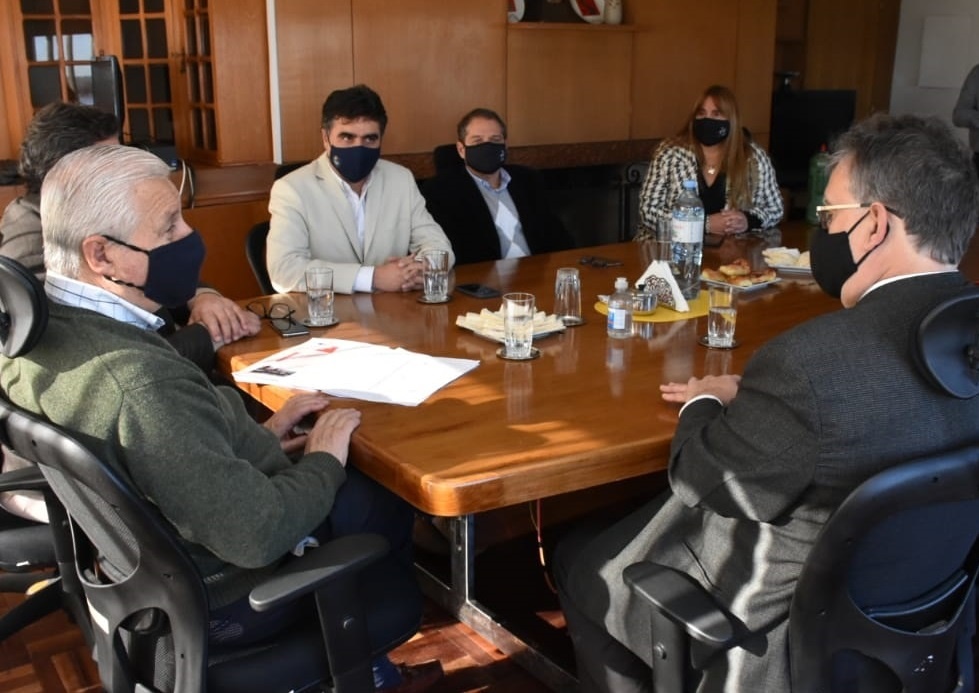 Se desarrolló una reunión en CARU  para impulsar la extensión del  dragado hasta Salto y Concordia