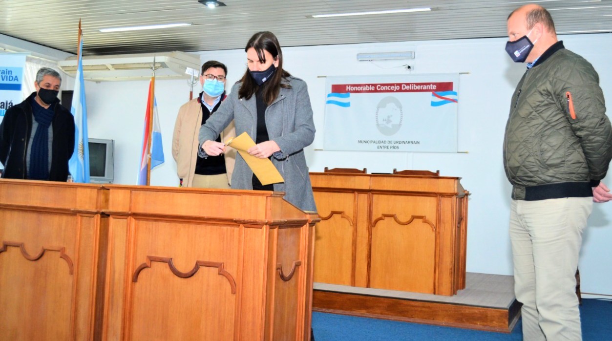 Urdinarrain: Realizan apertura de sobres para licitar una nueva minicargadora