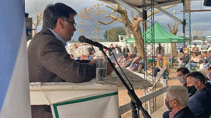 Colombatto: “El cierre de exportaciones  de carne es una medida que nunca sirvió”