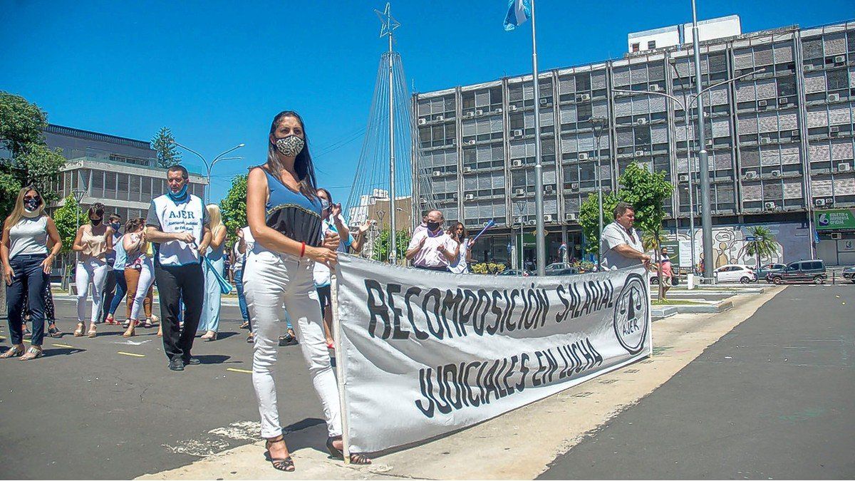 El Gobierno convocó a judiciales para "encontrar soluciones" al conflicto