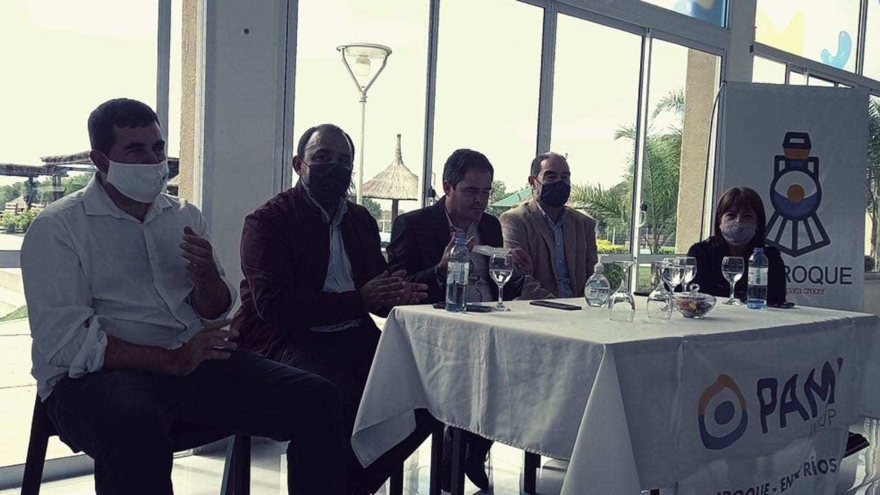 PAMI Larroque entregó subsidios   a los Centros de Jubilados