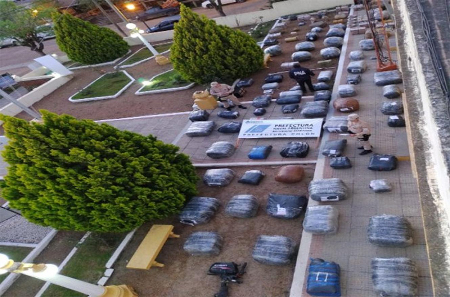 Prefectura interceptó  importante contrabando  en la costa de Colón