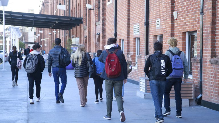 Coronavirus: el Gobierno eliminó el  distanciamiento en las universidades