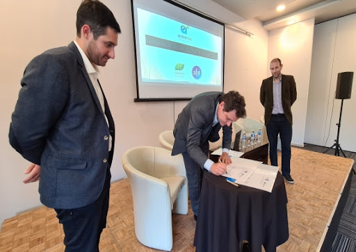 Turismo y la AHT firmaron un acuerdo por la sustentabilidad hotelera