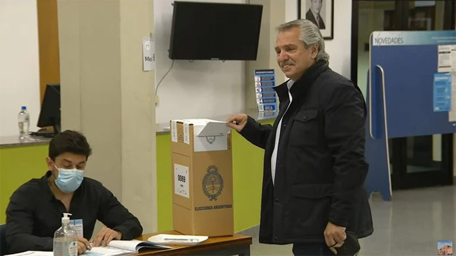 Alberto Fernández envió un mensaje a la oposición y respaldó a su Gabinete