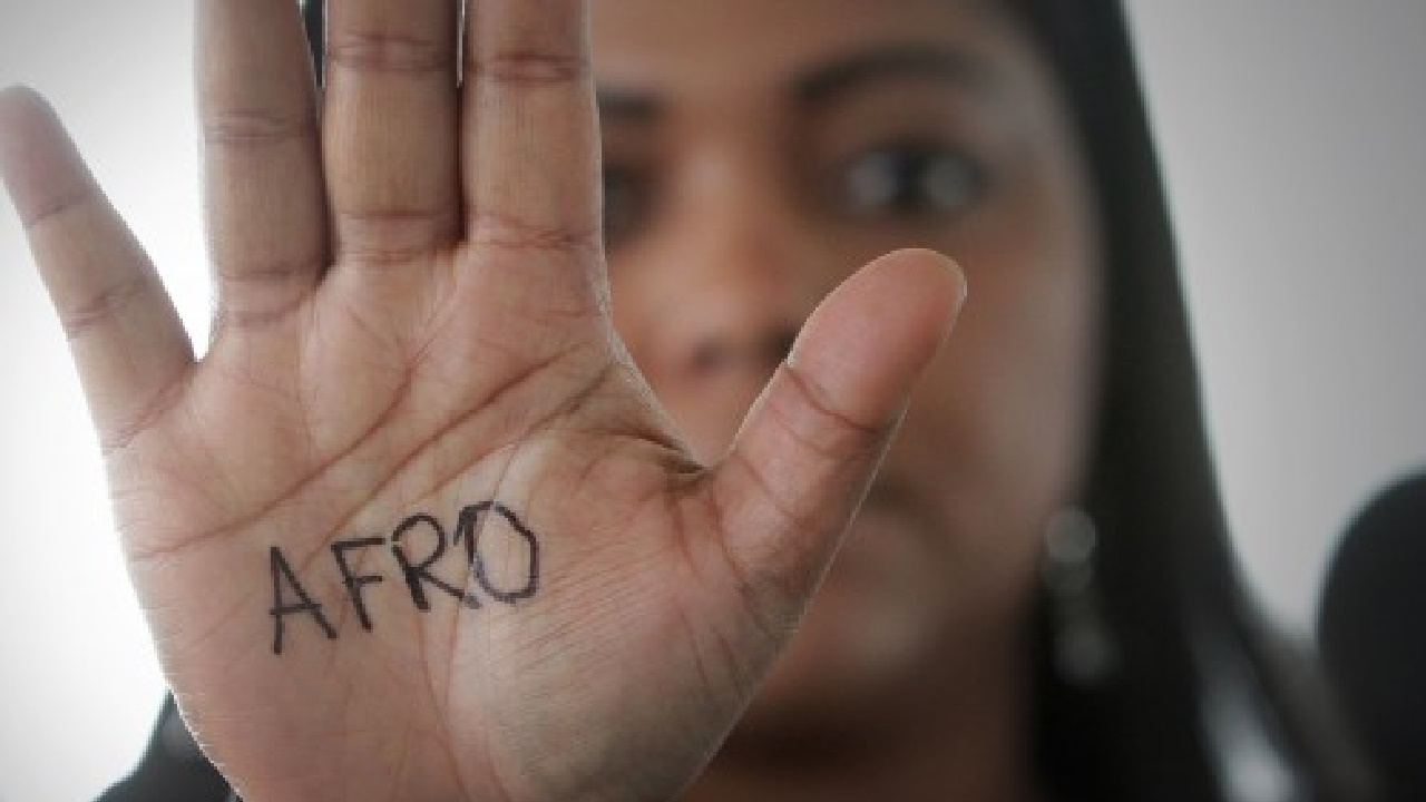 Para afros y originarios el racismo   y la discriminación están vigentes  en el ámbito educativo