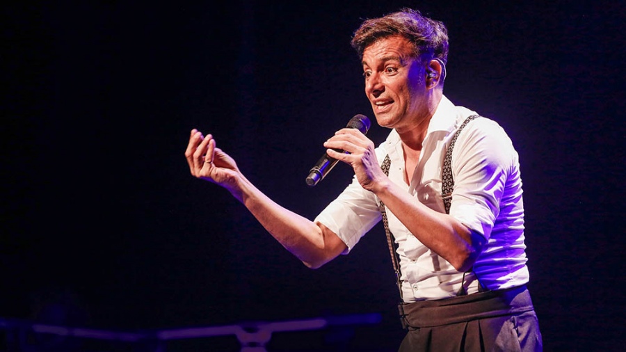 "No pueden  digitalizarnos  el corazón"