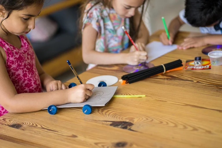 A mi hijo le cuesta hacerse amigos