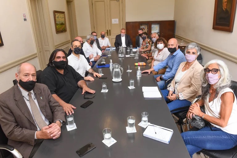 Los gremios docentes pidieron un aumento por encima del 50% en la primera paritaria nacional del año