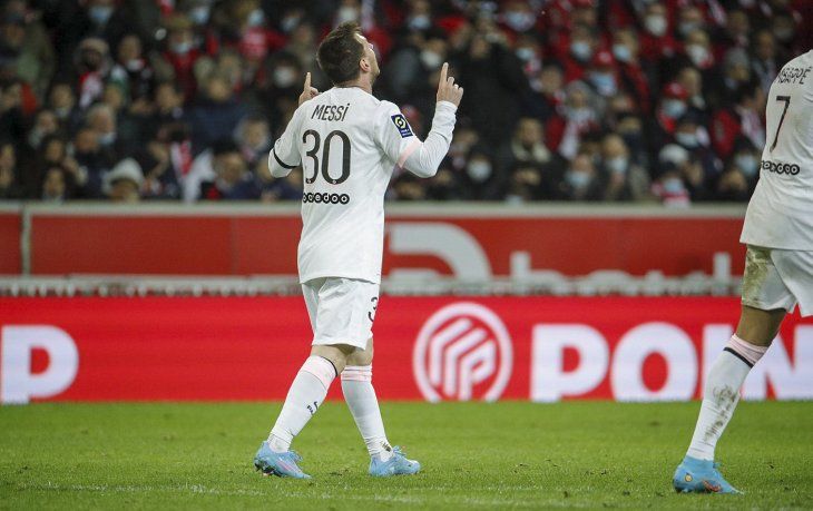 Líder PSG, con un gol de Messi, goleó a Lille y sumó su tercera victoria consecutiva en la Ligue 1